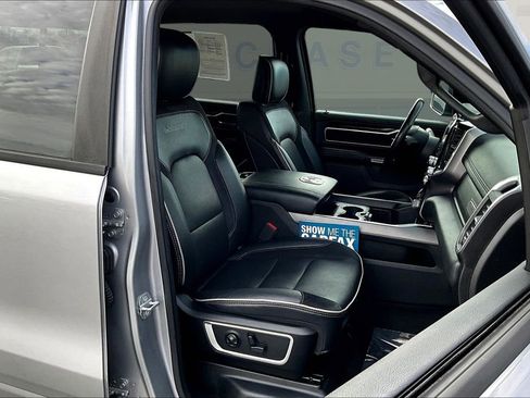 Used 2020 RAM 1500 Laramie w/ Sport Appearance Package image 31