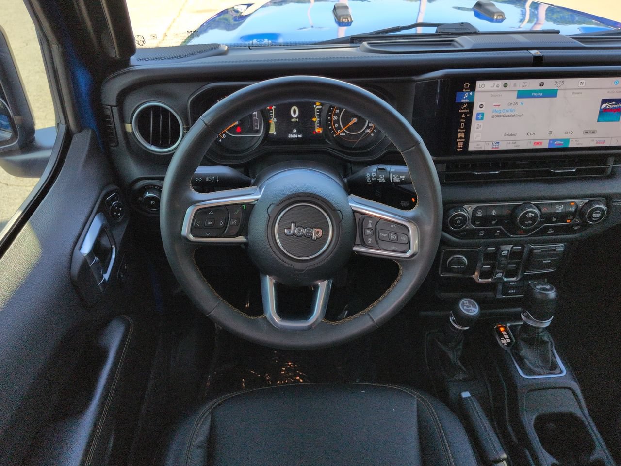 Used 2024 Jeep Wrangler Unlimited Sahara w/ Technology Group AWD/4WD image 15