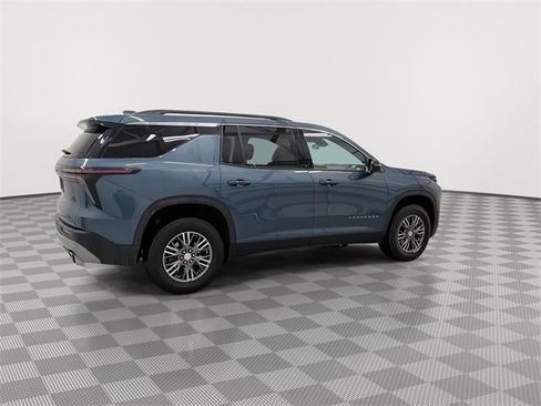 Certified 2025 Chevrolet Traverse LT image 11