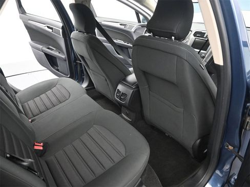 Used 2019 Ford Fusion SE image 19