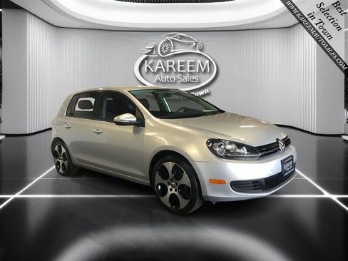 Used 2011 Volkswagen Golf 4-Door FWD image 3