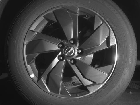 Used 2025 Nissan Rogue SV image 14