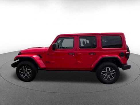 Used 2025 Jeep Wrangler Unlimited Sahara AWD/4WD image 7