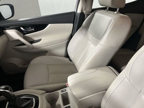 Used 2021 Nissan Rogue Sport SL w/ Premium Package image 26