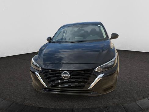 Used 2025 Nissan Sentra SV FWD image 2