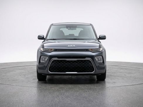 Used 2025 Kia Soul LX w/ LX Technology Package image 2