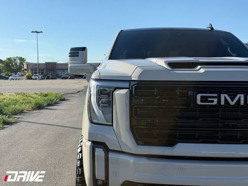 Used 2026 GMC Sierra 2500 AT4 w/ AT4 Premium Plus Package AWD/4WD image 6