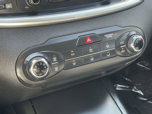 Used 2016 Kia Sorento FWD image 13