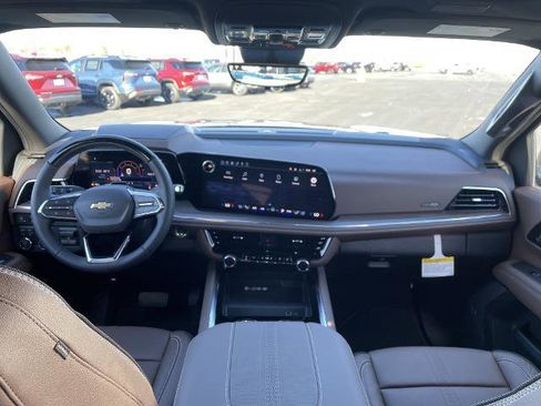 New 2026 Chevrolet Suburban High Country AWD/4WD image 19