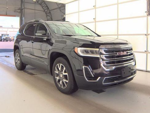 Used 2023 GMC Acadia SLE w/ Driver Convenience Package image 4