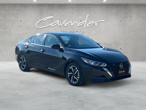 Used 2024 Nissan Sentra SV FWD image 2
