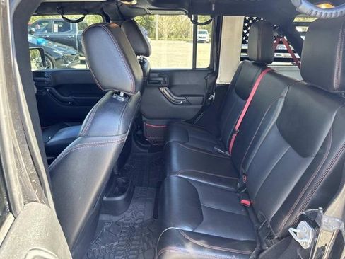 Used 2017 Jeep Wrangler Unlimited Rubicon image 14