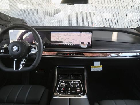 New 2026 BMW 760i xDrive w/ Premium Package AWD/4WD image 9