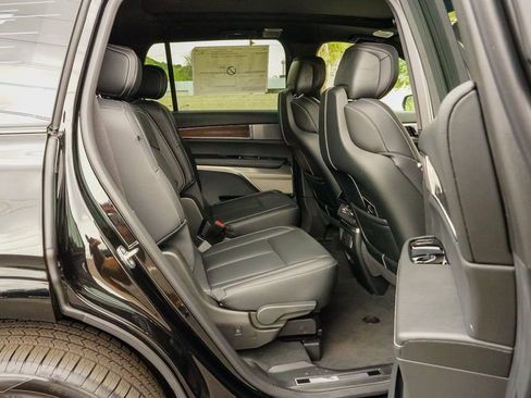 New 2026 Cadillac Vistiq Luxury w/ LPO, Premium Carpet Package image 10