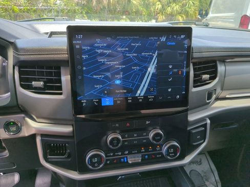Used 2024 Ford Expedition XLT RWD image 22