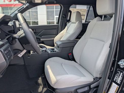 New 2026 Toyota 4Runner SR5 AWD/4WD image 12
