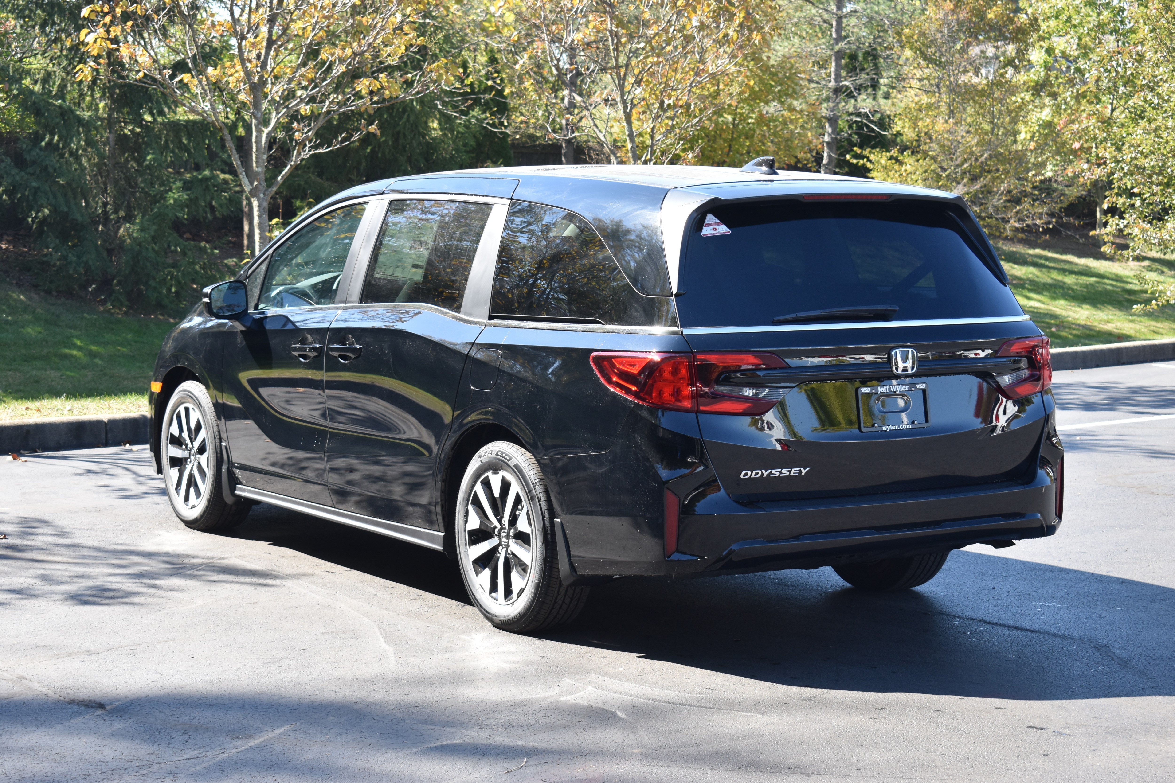 New 2027 Honda Odyssey EX-L image 8