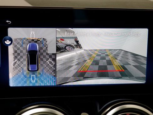 Used 2025 Mercedes-Benz GLB 35 AMG 4MATIC image 10