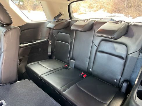 Used 2024 Nissan Pathfinder SL image 26