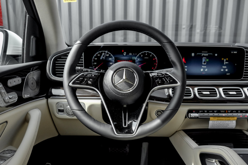 Used 2026 Mercedes-Benz GLS 450 4MATIC image 21