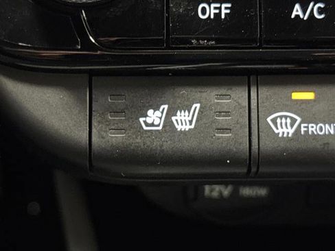 Used 2023 Hyundai Elantra Limited image 8