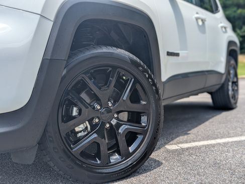Used 2023 Jeep Renegade Altitude AWD/4WD image 33