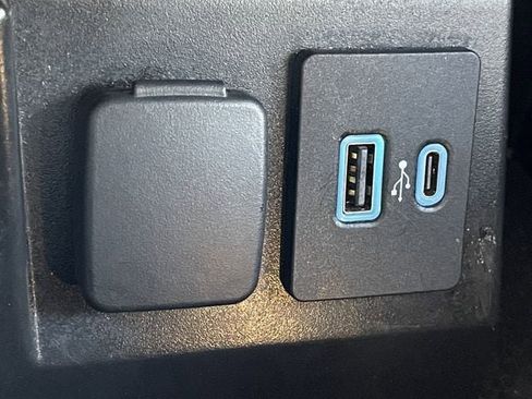 Used 2024 Ford Explorer XLT w/ Equipment Group 202A image 21