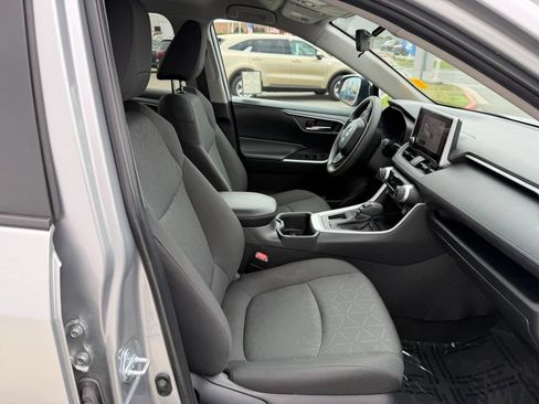 Used 2024 Toyota RAV4 XLE FWD image 20