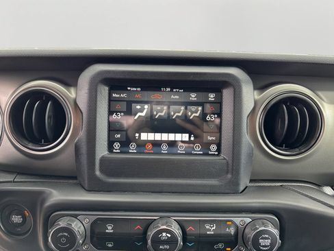 Used 2023 Jeep Gladiator Sport AWD/4WD image 22