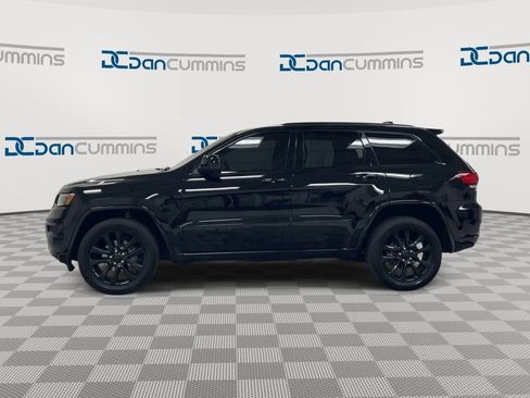 Used 2020 Jeep Grand Cherokee Altitude AWD/4WD image 5