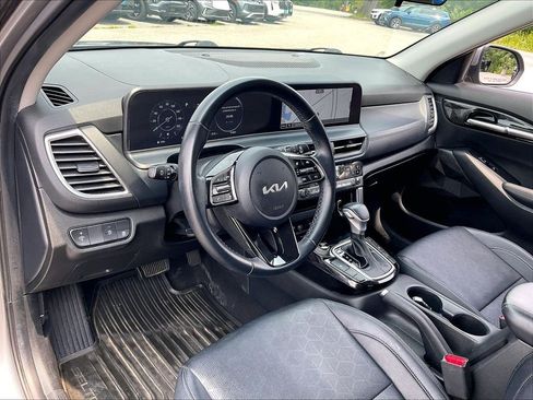 Used 2024 Kia Seltos EX AWD/4WD image 8