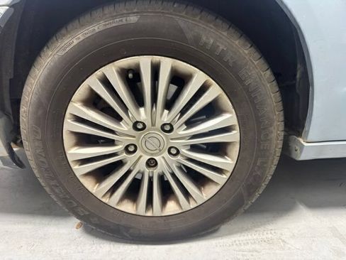 Used 2013 Chrysler Town & Country Touring-L w/ Trailer Tow Group FWD image 6