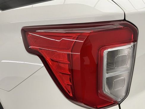 Used 2023 Ford Explorer XLT w/ Equipment Group 202A image 26