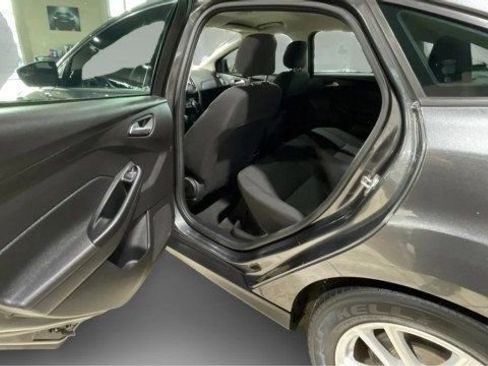 Used 2018 Ford Focus SE image 10