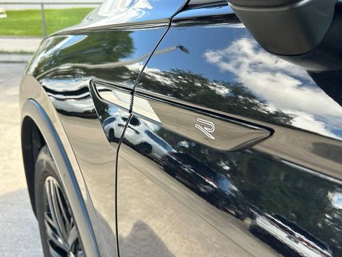 Certified 2022 Volkswagen Tiguan SE R-Line FWD image 24