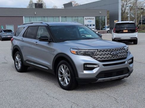 Used 2022 Ford Explorer Limited w/ Equipment Group 301A AWD/4WD image 3