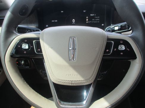 Used 2023 Lincoln Aviator Reserve w/ Elements Package Plus AWD/4WD image 12