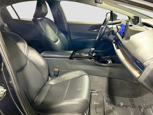 Used 2024 Toyota Prius XLE image 24