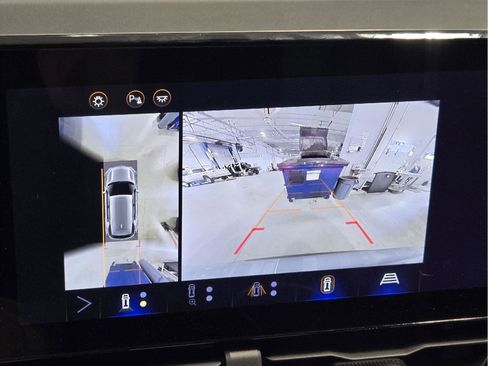 Used 2025 Chevrolet Equinox LT w/ Safety and Technology Package image 21