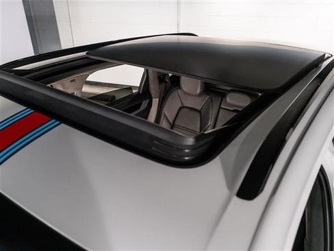 Used 2024 Porsche Cayenne Turbo image 16