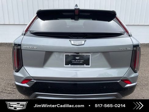 Certified 2025 Cadillac Optiq Sport 2 w/ LPO, Floor Liner Package AWD/4WD image 9