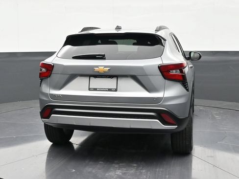 Used 2024 Chevrolet Trax LT w/ Driver Confidence Package FWD image 4