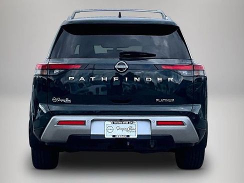 Certified 2024 Nissan Pathfinder Platinum FWD image 6