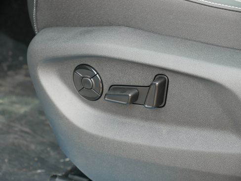 New 2026 Volkswagen Tiguan SE image 5