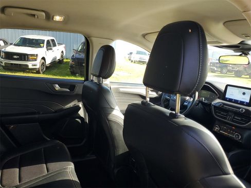 Used 2021 Ford Escape SEL image 31