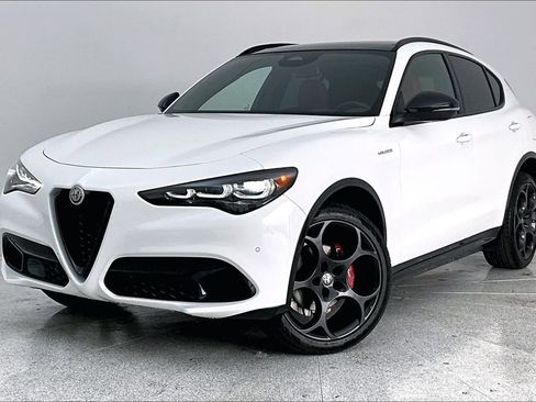 Used 2025 Alfa Romeo Stelvio Sprint w/ Veloce Package image 16