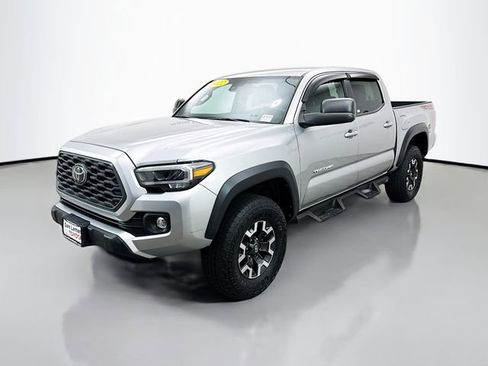 Used 2022 Toyota Tacoma TRD Off-Road image 3