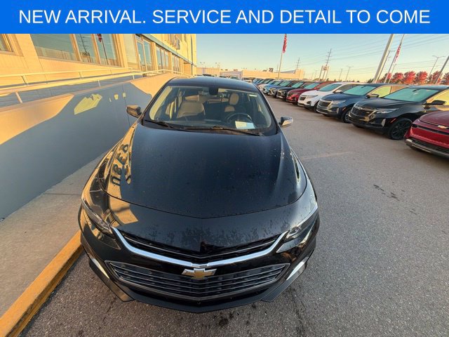 Used 2018 Chevrolet Malibu LT FWD image 3
