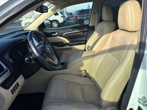 Used 2016 Toyota Highlander Limited image 9