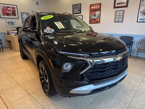 Used 2024 Chevrolet TrailBlazer LT w/ Convenience Package image 55